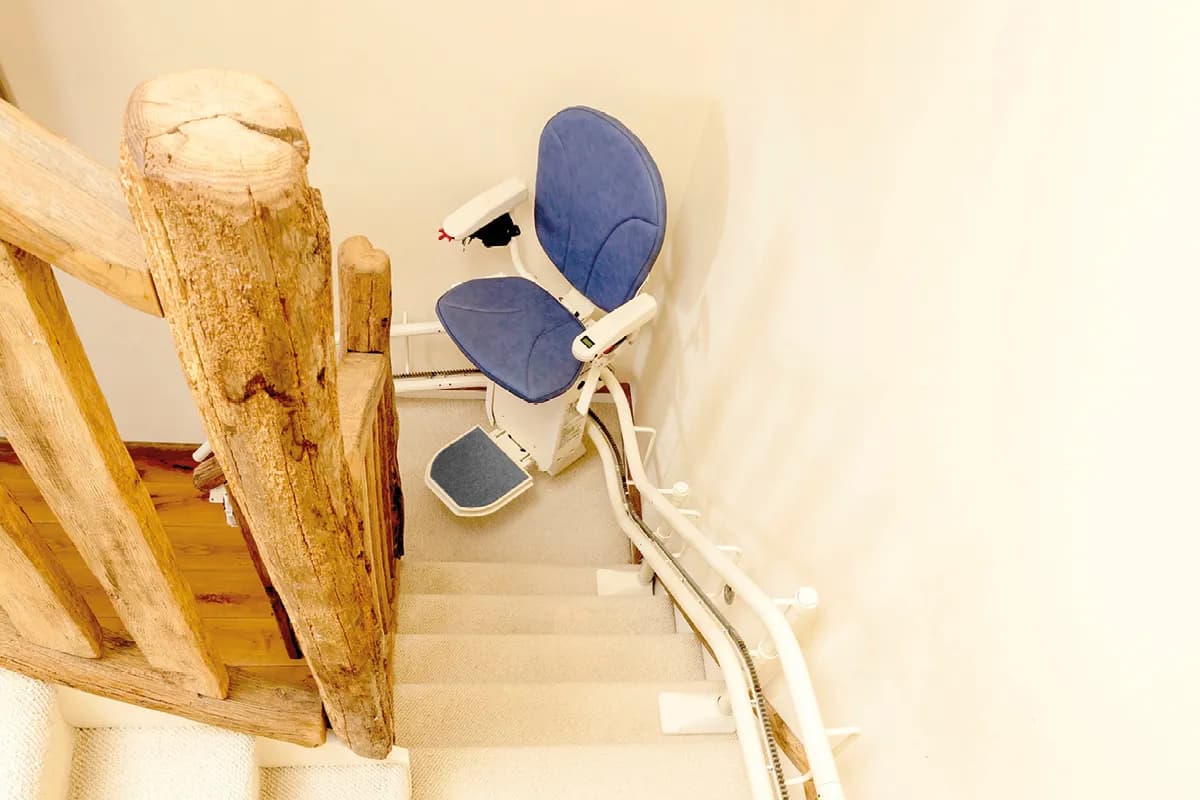 Treppenlift für kurvige Treppen kaufen in Bremen